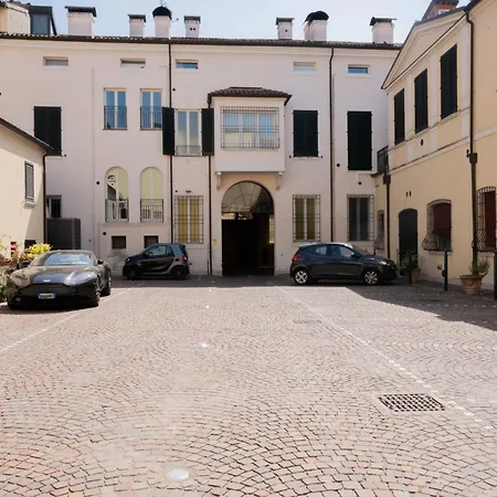 Mansarda Vespucci - Parcheggio Auto Apartament Ferrara