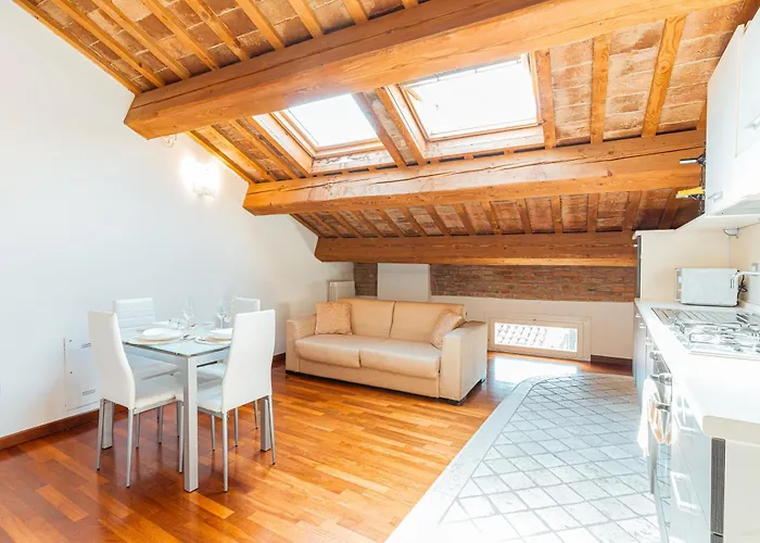 Apartament Mansarda Vespucci - Parcheggio Auto Ferrara