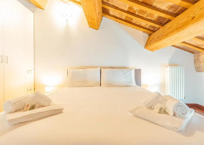 Mansarda Vespucci - Parcheggio Auto Apartament *