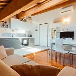 Apartman Mansarda Vespucci - Car Parking *