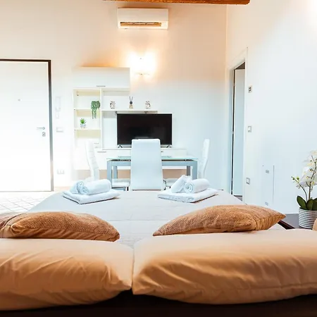 Mansarda Vespucci - Parcheggio Auto Apartamento *