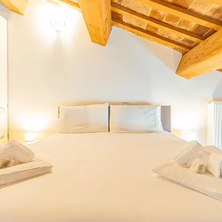 Mansarda Vespucci - Parcheggio Auto Apartamento *