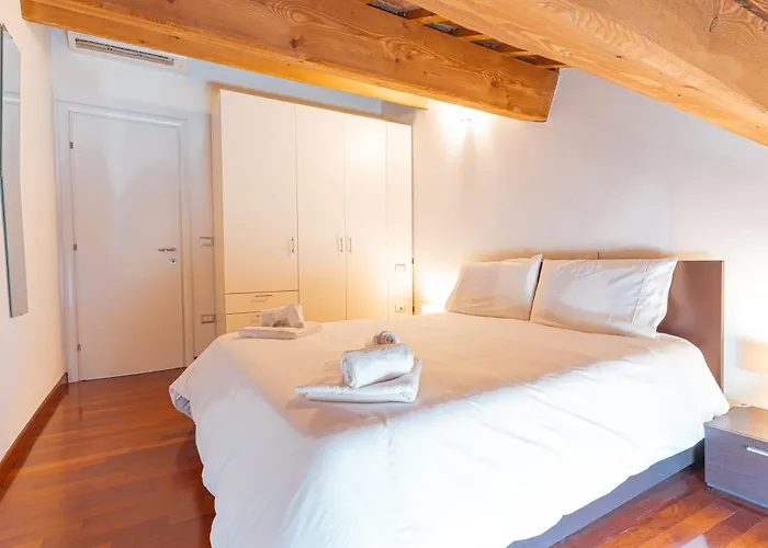 Mansarda Vespucci - Parcheggio Auto Ferrara