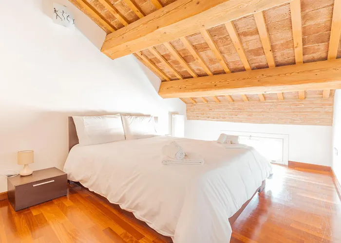 Apartamento Mansarda Vespucci - Parcheggio Auto *